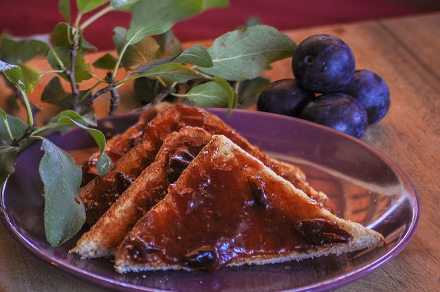 a plate of toast and jam for a pre-match snack